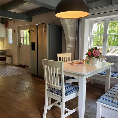 Reetdachhaus Warft Simmerdeis - Maisonettewohnung Apartment Oldenswort
