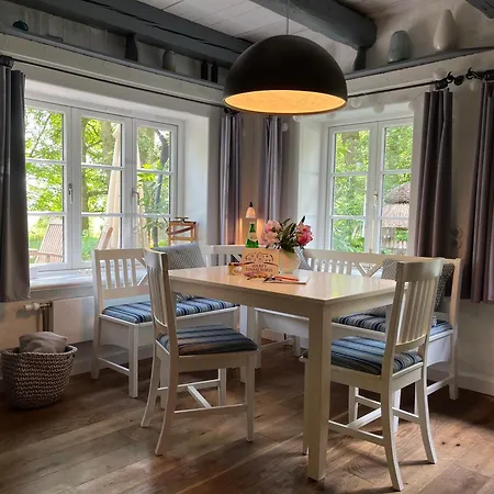 Reetdachhaus Warft Simmerdeis - Maisonettewohnung Apartment *