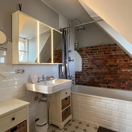 Apartment Reetdachhaus Warft Simmerdeis - Maisonettewohnung Oldenswort